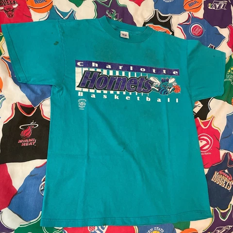 Vintage Charlotte Hornets Tee Cover