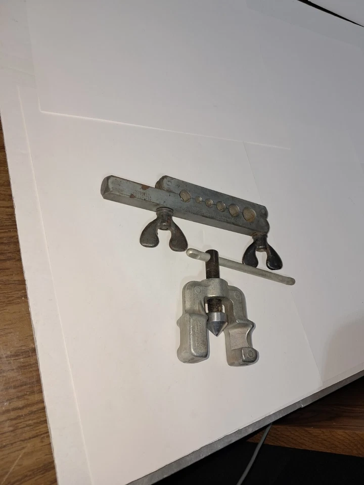 Vintage IMPERIAL BRASS CHICAGO FLARING TOOL MADE IN USA 193-F (t) - Image 1 of 4