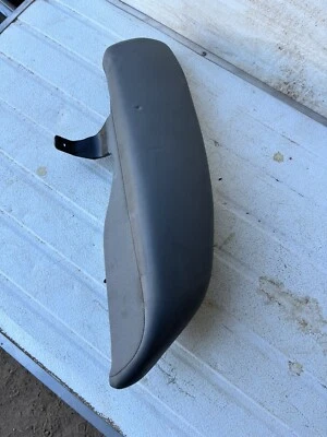 Refuerzo asiento trasero pasajero Dodge Magnum 05-08 Foto 1 de 4