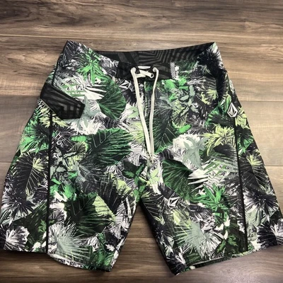 Volcom Shorts 32 Mens Green Board Shorts - Image 1 of 4