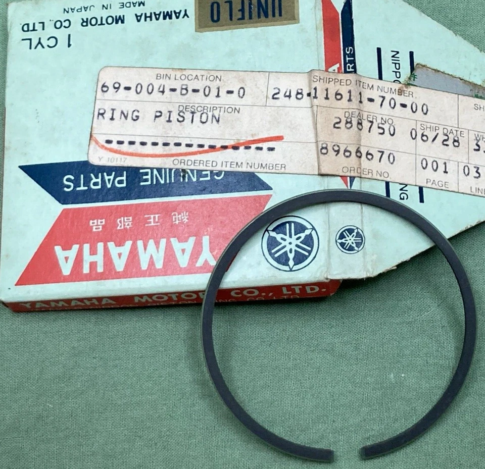 NUEVO ANILLO PISTÓN GENUINO YAMAHA 248-11611-70 Foto 1 de 1