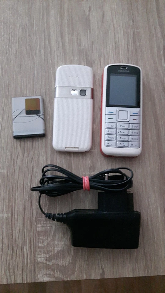 Top Funktion Kamera Handy Nokia 5070 in weiss/rot Look  (ohne Simlock) RM-166 - Bild 1 von 2