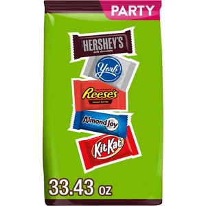 Assorted Chocolate Flavored Snack Size Candy, Party Pack 33.43 oz - Picture 1 of 9
