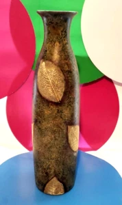 Slim green vase decorated with leaves, beautiful decoration item ceramic - Picture 1 of 3