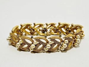 Crown Trifari Pearl And Rhinestones 7” Bracelet Signed - Picture 1 of 10