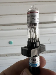 Hamamatsu R6355 Photomultiplier Tube With E850-13 Socket Assembly - Bild 1 von 6