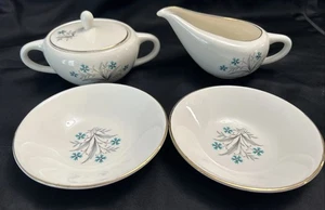 VINTAGE UNMARKED CREAMER AND DOUBLE HANDLES SUGAR BOWL WITH LID AND 2 BOWLS - Picture 1 of 11