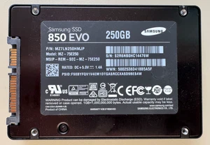 Samsung 850 EVO 250 GB 2.5 Zoll SATA-III 6 Gb/s MZ-75E250 SSD - Bild 1 von 3