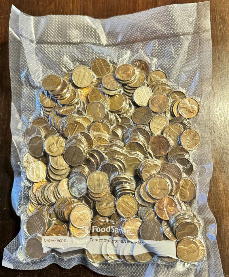 BULK LOT 500 - 1959-1982 95% COPPER PENNIES APPROXIMATELY 3.6 LBS UNSEARCHED - Image 1 of 2