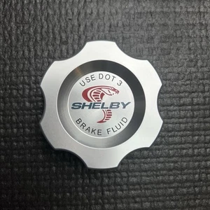 Tapa de líquido de frenos Shelby rara Ford Mustang Super Snake Cobra GT500 05-14 NOS - Imagen 1 de 2
