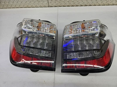 Par de luces traseras izquierda y derecha originales Toyota 4Runner 2014-2024 originales Japón Foto 1 de 4