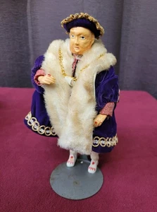 HENRY VIII costume Doll by Peggy Nisbet with stand (missing tag) P/653 - Picture 1 of 1