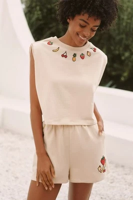 全新带标签 Anthropologie Celandine Coney Icon 刺绣运动短裤 米色 — 第 1/4 张图片