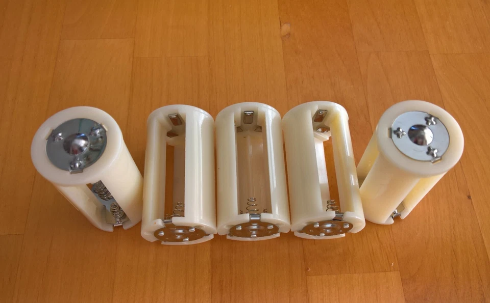 Paquete de 5 adaptadores de batería genéricos tamaño D (NCS-TG-D) 3x convertidor de batería AA Foto 1 de 1