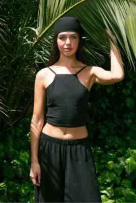 Crop negro de algodón orgánico Foto 1 de 4