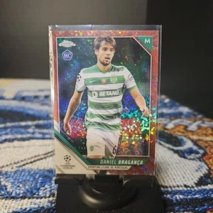 2021-22 Topps Chrome UCL - Mini rifrattore diamante oro rosa #152 Daniel Braganca - Foto 1 di 2