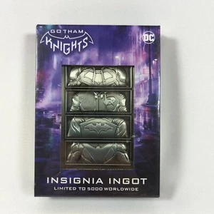 Gotham Knights - Abzeichenbarren - geprägte Metallkarte - Aufsteller enthalten - Bild 1 von 2