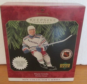 WAYNE GRETZKY NEW YORK RANGERS Hallmark Handcrafted Action Figure Ornament - Picture 1 of 1