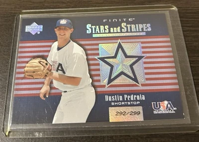Tarjeta de novato 2003 Upper Deck Dustin Pedroia Stars & Stripes (RC) #USA-16 292/299 Foto 1 de 2