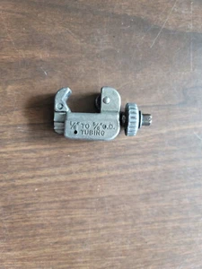 UNBRANDED MADE IN USA 1/8" TO 5/8" OD TUBING CUTTER - USED - Picture 1 of 3
