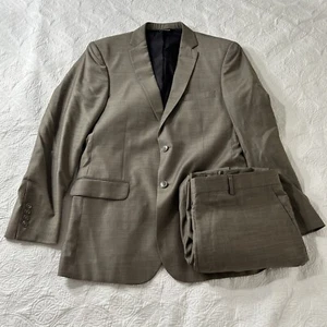Jos. A. Bank Men’s Suit Travelers Collection Blazer & Pants, 40 LG/ 34 x30 pants - Picture 1 of 15