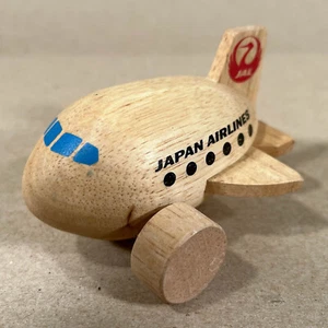 JAPAN AIRLINES JAL Miniatura Promocional Recuerdo Madera Jet Liner Juguete Avión - Imagen 1 de 6