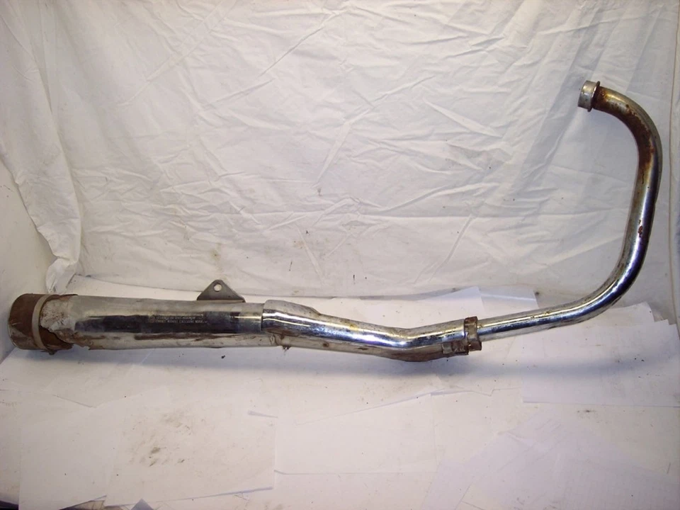 80 81 TUBO ESCAPE SILENCIADOR DERECHO SUZUKI GS750 GS 750 E Foto 1 de 1