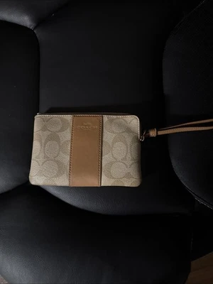 coach corner zip wristlet new Signature Design Canvas Light Khaki - Image 1 of 4