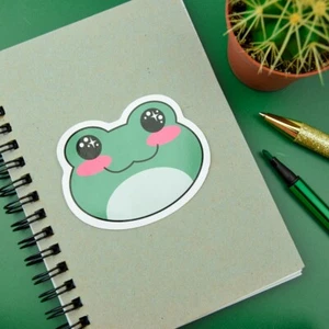 NIEDLICHER FROSCH Vinyl Aufkleber: glücklich grüne Amphibienkröte Lächeln lächelnd lustiges Geschenk - Bild 1 von 1