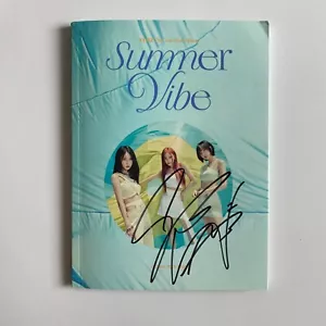 VIVIZ SUMMER VIBE FLYING POINT SINB HANDSIGNIERTES AUTOGRAMMIERTES ALBUM + FOTOKARTE PC - Bild 1 von 16