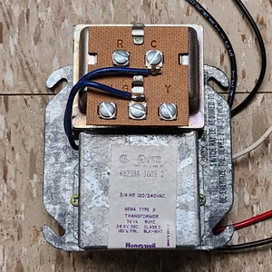 NOS Honeywell R8239A 1003 R8239A1003 Fan Center 120VAC Transformer Relay SPDT - Picture 1 of 6