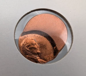 1990 Lincoln Memorial One Cent Struck Off Center Penny Error Coin - Picture 1 of 4