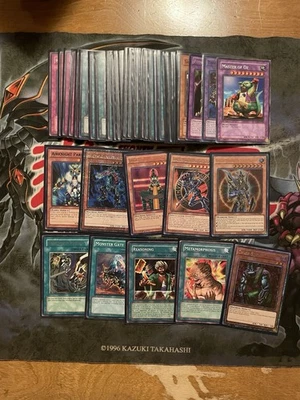 Mazo Puerta Razonamiento Formato Cabra Dimensión Fusión, Mago Oscuro del Caos Yugioh Foto 1 de 4