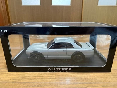AUTOart Nissan Skyline 2000GT-R Hakosuka - image 1 of 2