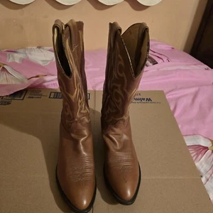 Justins 13" Cowboystiefel runde Spitze Justins Gel Einlegesohlen 11,5 2702 Farbe Cognac - Bild 1 von 24