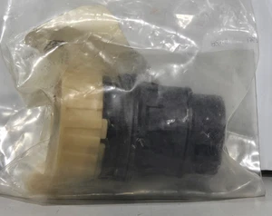 2011-2018 JEEP WRANGLER AUTOMATIC TRANSMISSION ADAPTER PLUG P/N 68021352AA - Picture 1 of 6