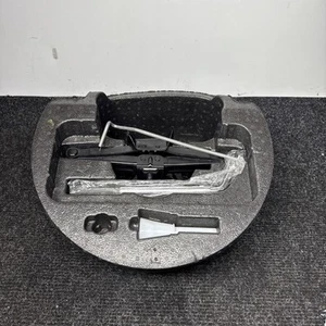 ☑️14-24 Maserati Quattroporte M156 Ghibli Emergency Spare Tire Jack Tool Kit OEM - Picture 1 of 9