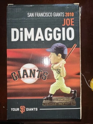 Camiseta Bobblehead 2010 de los Gigantes de San Francisco Joe Maggio Seal a Rayas Nueva en Caja Foto 1 de 4