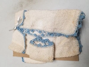 Vintage 2 Handtowels & 1 Washcloth Fance Crocheted Edge - Picture 1 of 2