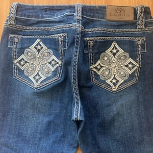 LA Idol Blue Denim Bootcut Jeans Embellished Rhinestone Pockets Size 11 - Picture 1 of 13