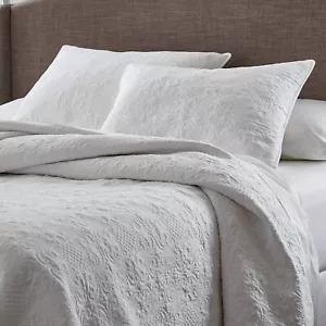 Stone & Beam Vintage-Inspired Floral Embroidery Coverlet Set Queen - Picture 1 of 5