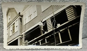 1940s Photo Man Painting A House Bayonne NJ Snapshot - Picture 1 of 2