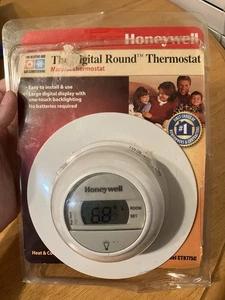 HONEYWELL CT8775C The Digital Round Manual Thermostat HEAT AND COOL - Picture 1 of 2