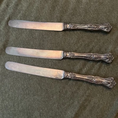 1847 Rogers Bros 1904 Vintage Old French Hollow Diner Knife 9” 5/8  Set Of 3 - Image 1 of 2