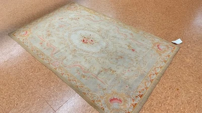 antique French Aubusson carpet 4 x 6.3 excellent condition - Image 1 of 4