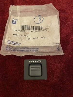 NOS GM 1995 - 1999 Rear Hatch Switch for GMC Suburban Tahoe or Yukon  15687025 - Image 1 of 4