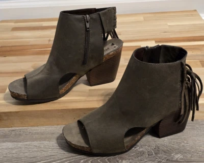 Botines Pierre Dumas Marrón Imitación Cuero Tacón Cuña Borlas Peep-Toe Talla 8.5M Foto 1 de 4