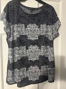 Top donna INC International Concepts blu floreale burnout manica corta - Foto 1 di 4