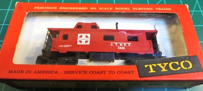 TYCO MANTUA T327J:349 HO Scale 8 Wheel Streamline Caboose "AT&SF 7240" - Image 1 of 4