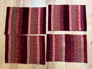 Markenlos Elegant Urlaub Weihnachten Tischset 4er Set Rot Samt Satin Indien - Bild 1 von 9